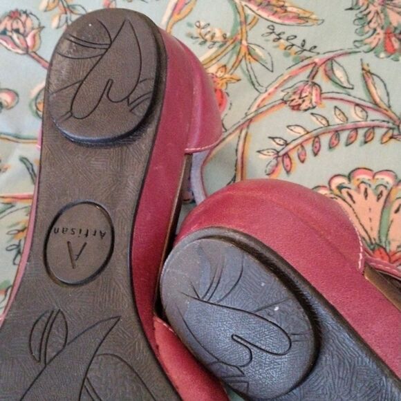 Clarks Artisan Sandals - Picture 6 of 11